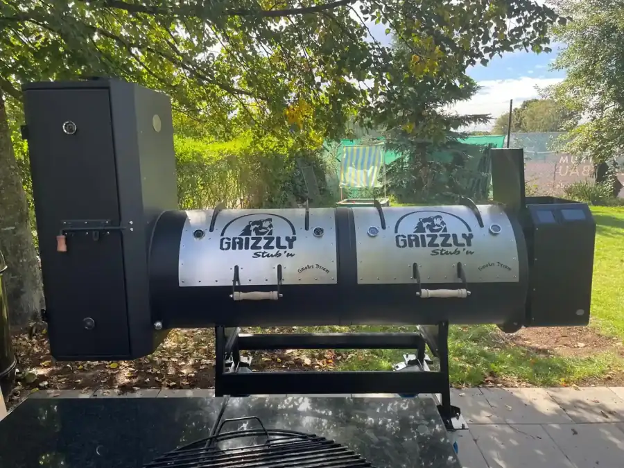 Grizzly Offset-Smoker bei Dino's BBQ Restaurant Nürnberg