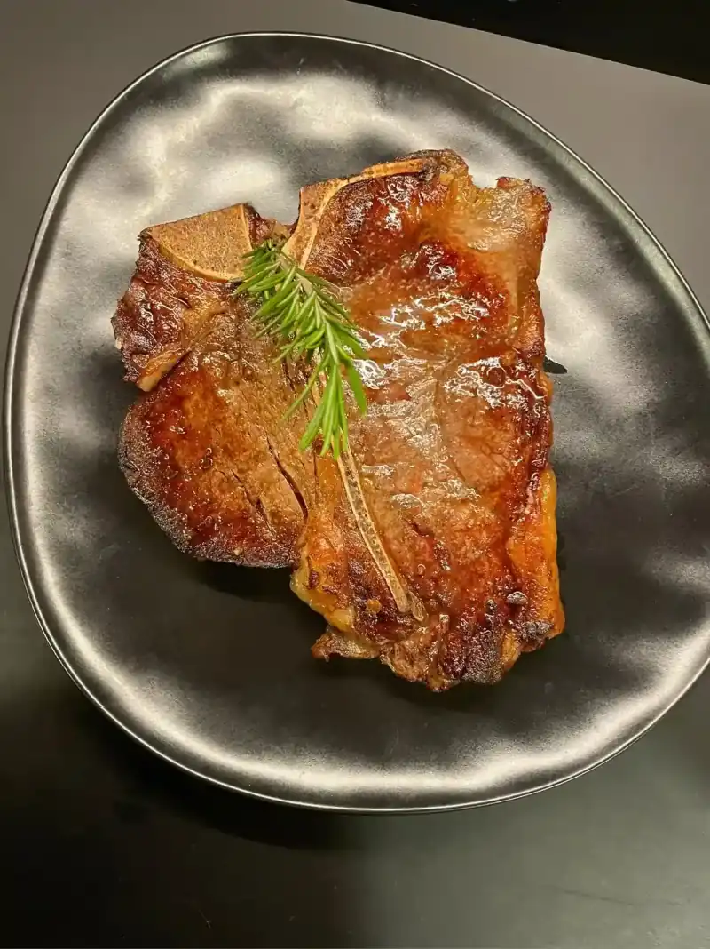 T-Bone Steak Dry-Aged aus dem Steakhouse in Nürnberg